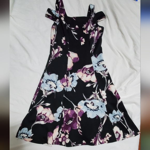 Ricki's midi black floral dress - Picture 2 of 10